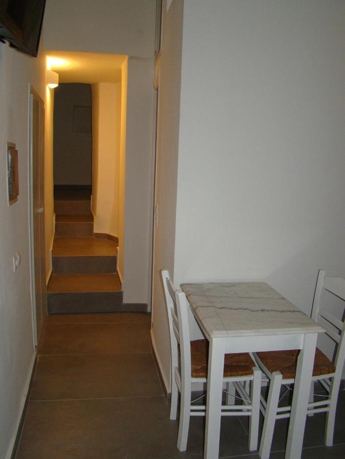 Efi'S Apartments Plaka  Экстерьер фото